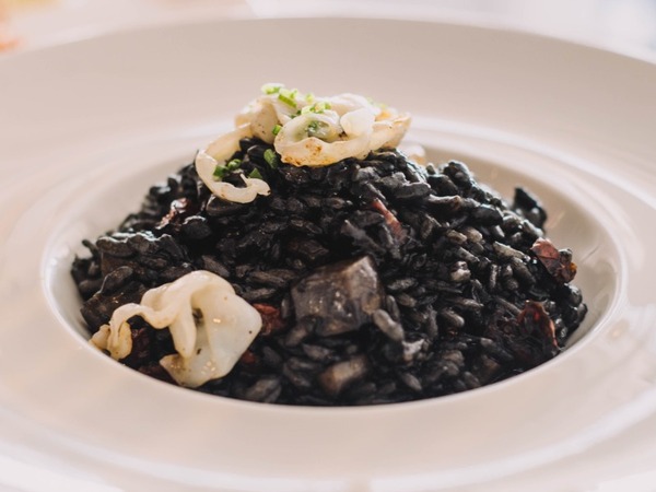 Squid ink paella
