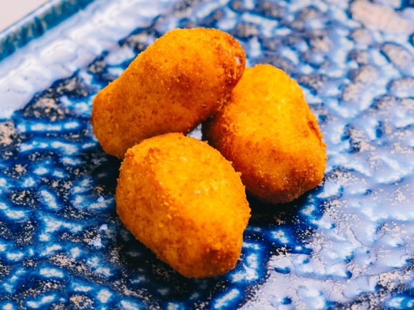 CROQUETAS DE QUESO PAYOYO Y NUECES 