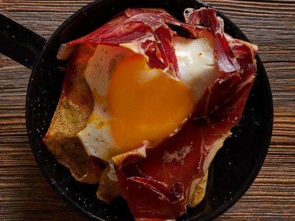 Huevos Rotos con Jamón 