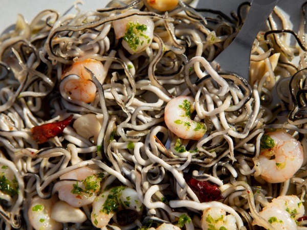 Tosta de Gulas y Gambas 