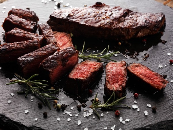 Entrecot de ternera Angus irlandés 300g a la brasa con patata caliu