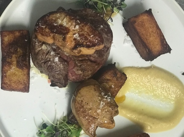 Rinderfilet mit Foie, Apfelmus und Puerto Nuevo Kartoffeln