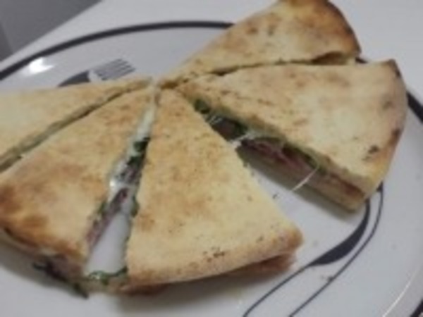 FOCACCIA SCAMORZA COTTO E FUNGHI