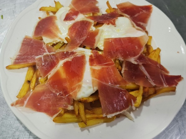 Eggs with Iberian ham