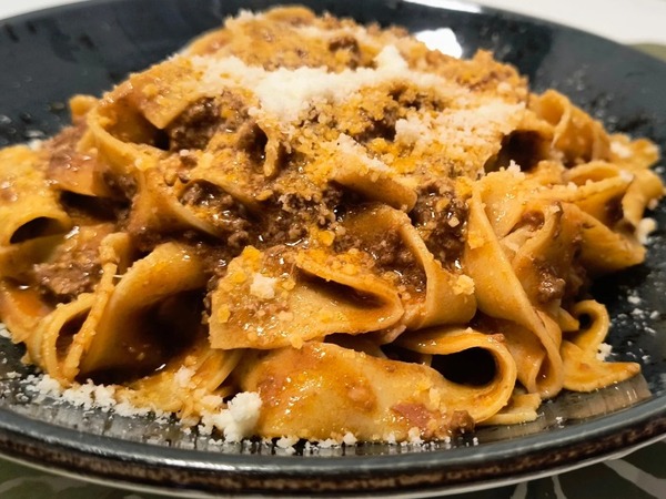 TAGLIATELLE AL RAGU 