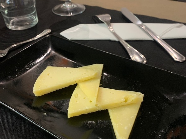 Tapa de queso manchego 7,50€