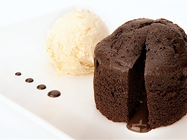 COULANT DE CHOCOLATE CON HELADO