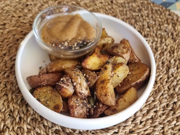 Oven baked garlic potatoes