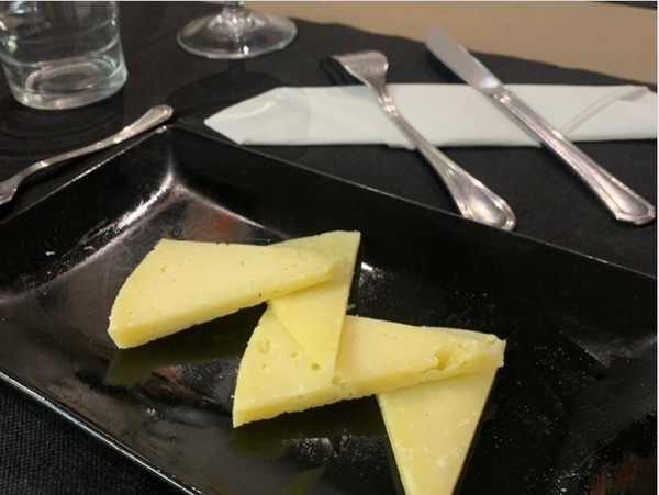 Tapa de queso manchego 7,50€