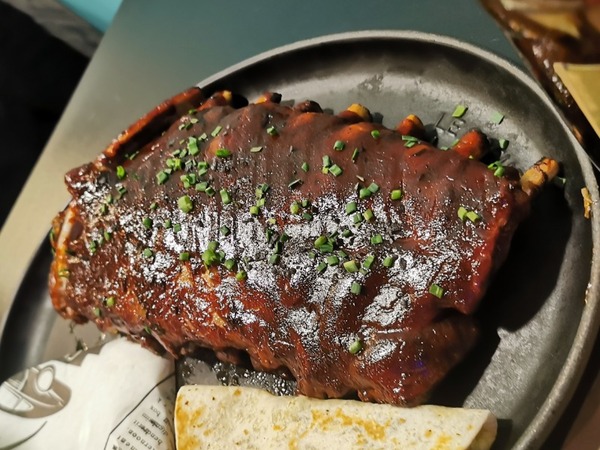 Costillar de cerdo con barbacoa