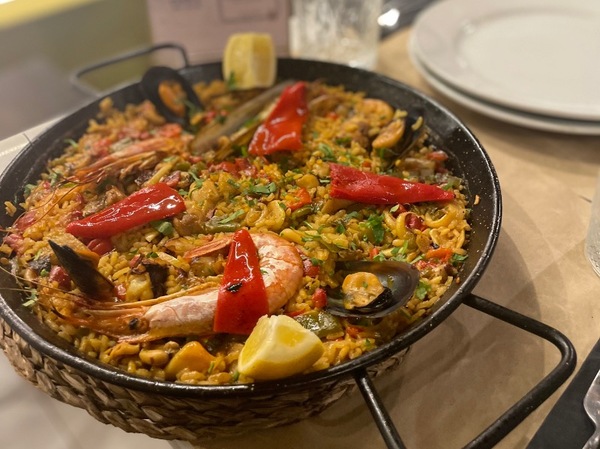 Paella Mixta - Pollo y Mariscos