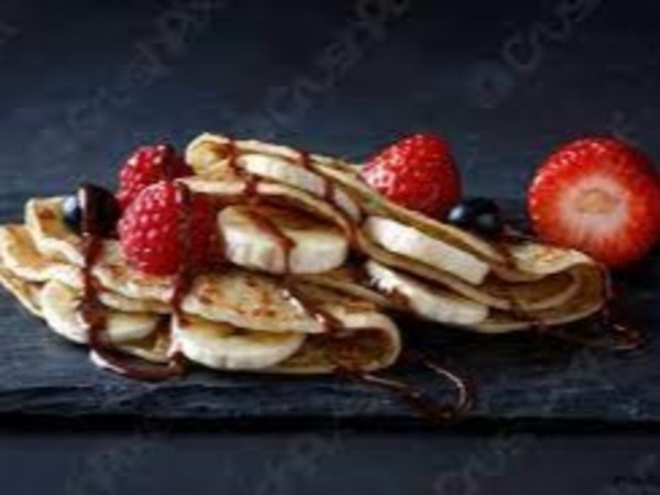 CREP CON FRESA O PLÁTANO Y CHOCOLATE