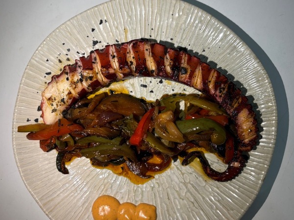 Rejo de pulpo a la brasa 
