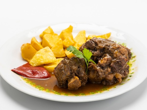 Rabo de toro en salsa (receta familiar)