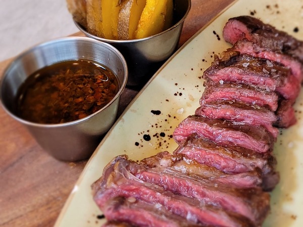 Entraña con chimichurri
