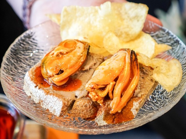 Mejillón XL con paté al oporto