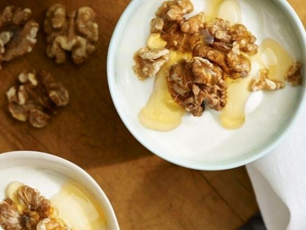 Yogurt con Miel y Nueces