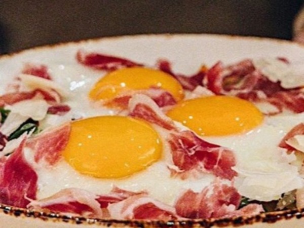 Huevos rotos con Paleta Ibérica