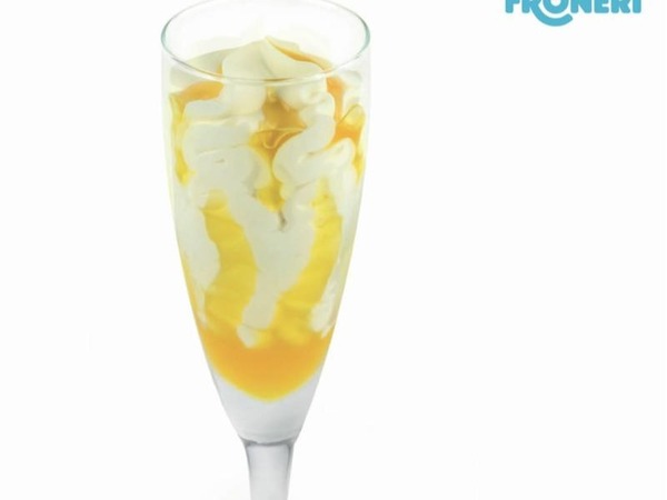 COPA DE PIÑA COLADA Y COCO
