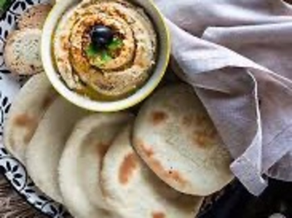 HUMUS CASERO CON PAN PITA