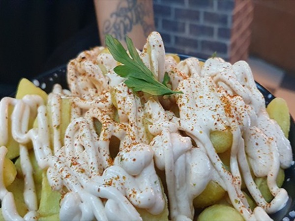 Patatas bravas taberna