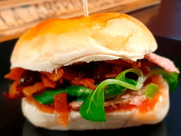 La burguer de La Taberna con ternera de retinto (200 grs)