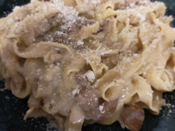 TAGLIATELLE AI PORCINI E FUNGHI MISTI 