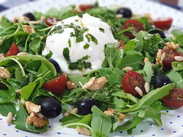 Ensalada de burrata  