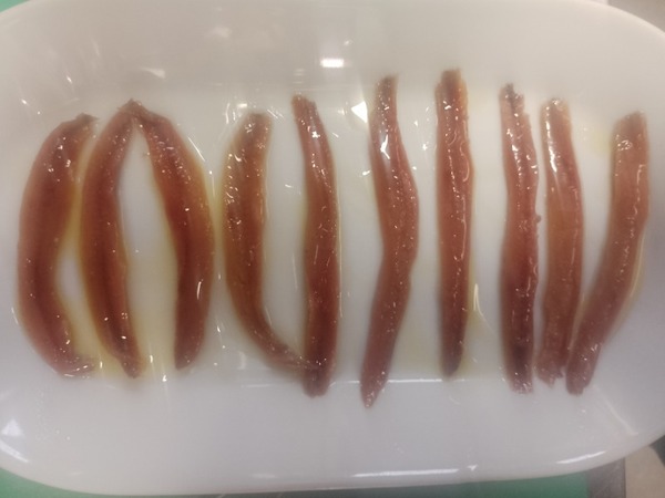 Anchoas  del Cantábrico con AOVE