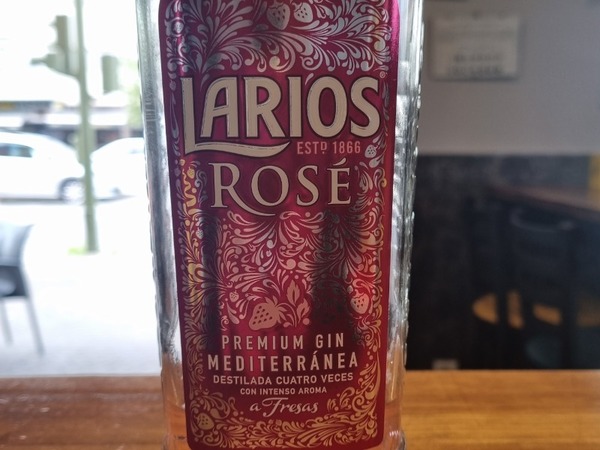Larios Rosé
