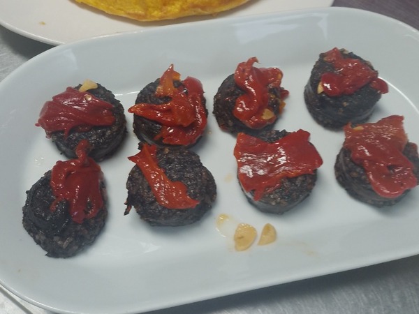 Morcilla de Burgos con piquillos confitados
