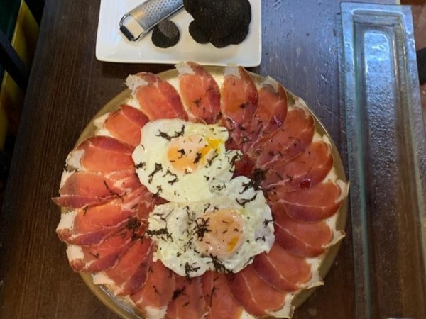 Huevos trufados con jamón 