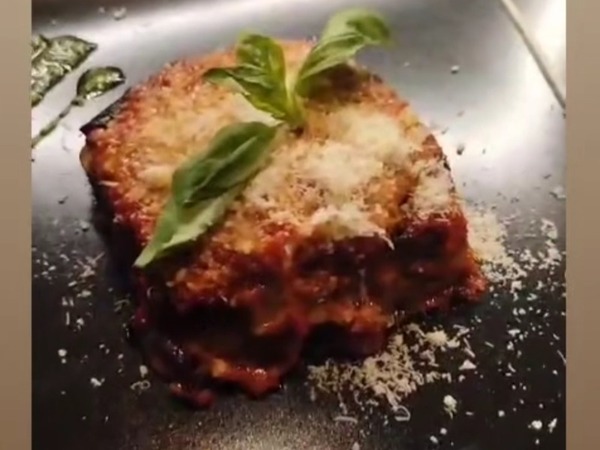 PARMIGIANA DI MELANZANE.