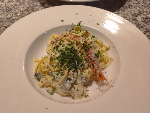 TAGLIATELLE GAMBERI Y ZUCCHINE