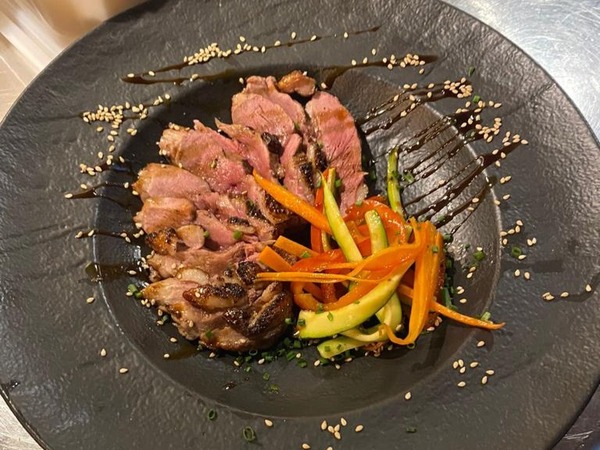 Magret de Pato (Categoría A) al Teriyaki con verdura