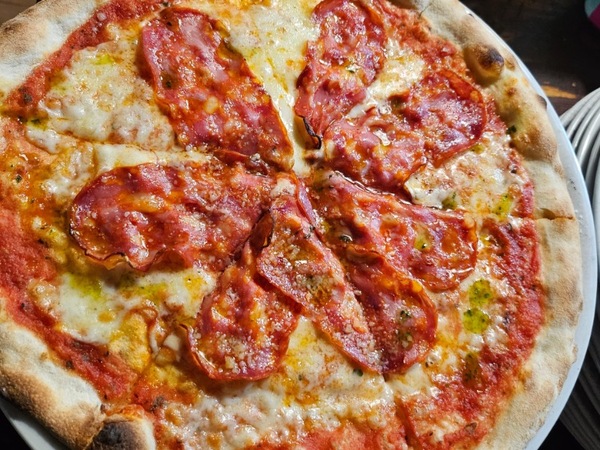 Pizza diavola