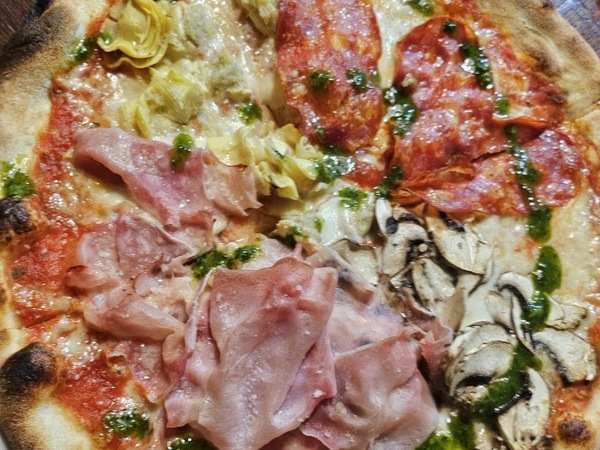 Pizza 4 estaciones