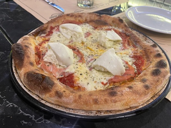 MORTADELA Y BURRATA 
