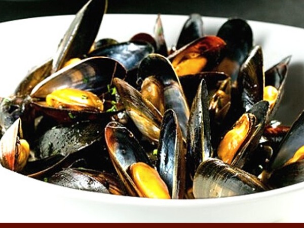 Steamed mussels 