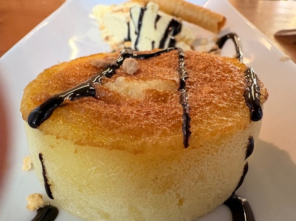 Coulant blanco con helado de chocolate 