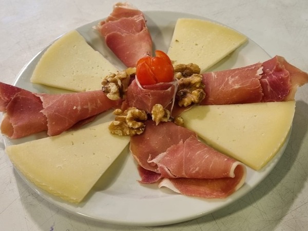 Formaggio Manchego e prosciutto serrano 