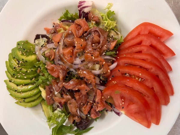 Ensalada Verde con Aguacate y salmon ahumado