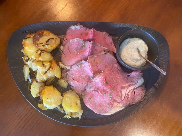 Roastbeef with oven potatoes