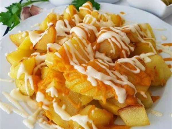 Patatas bravioli