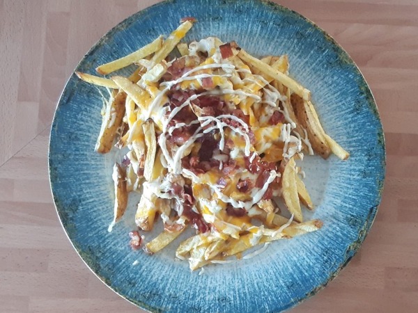 Patatas rancheras con bacon crispy 