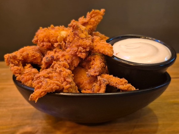 Fingers de pollo con mayonesa de miel y mostaza