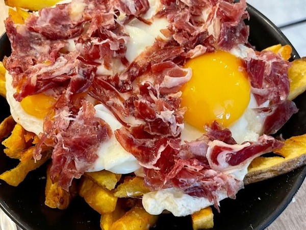 Huevos estrellados con Jamón Ibérico 