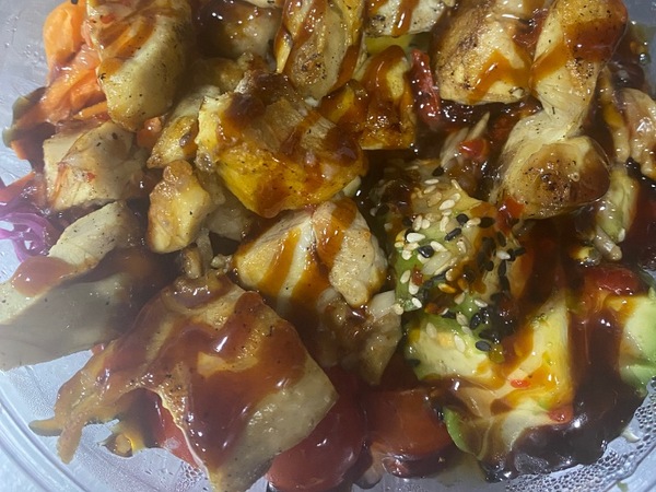 Poke de pollastre teriyaki