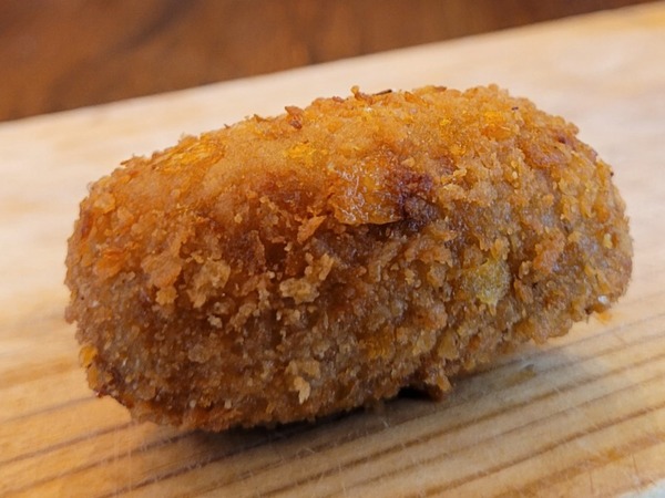 Goat's cheese with caramelized onions and walnuts 