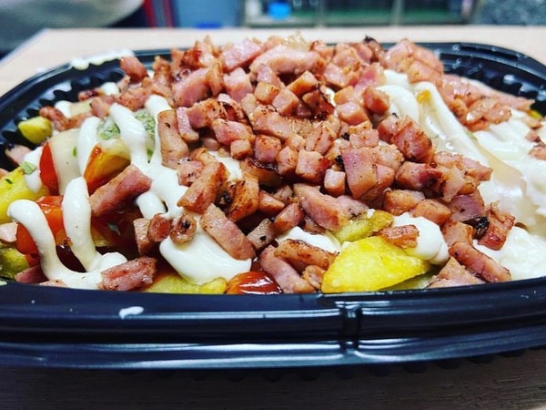 Papas pizza con bacon